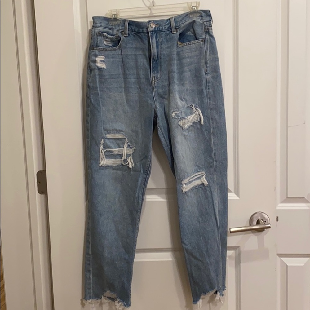 Ripped skinny jeans